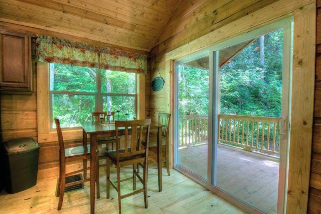Honeymoon Creek Villa Bryson City Exterior photo